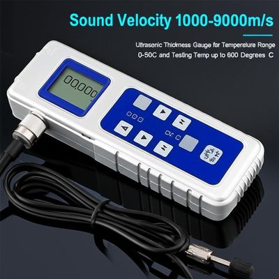 مقياس سمك بالموجات فوق الصوتية مع نطاق درجة حرارة 0-50 درجة مئوية، نطاق قياس 0.75 ملم إلى 300 ملم، وعمق اختبار 120 ملم